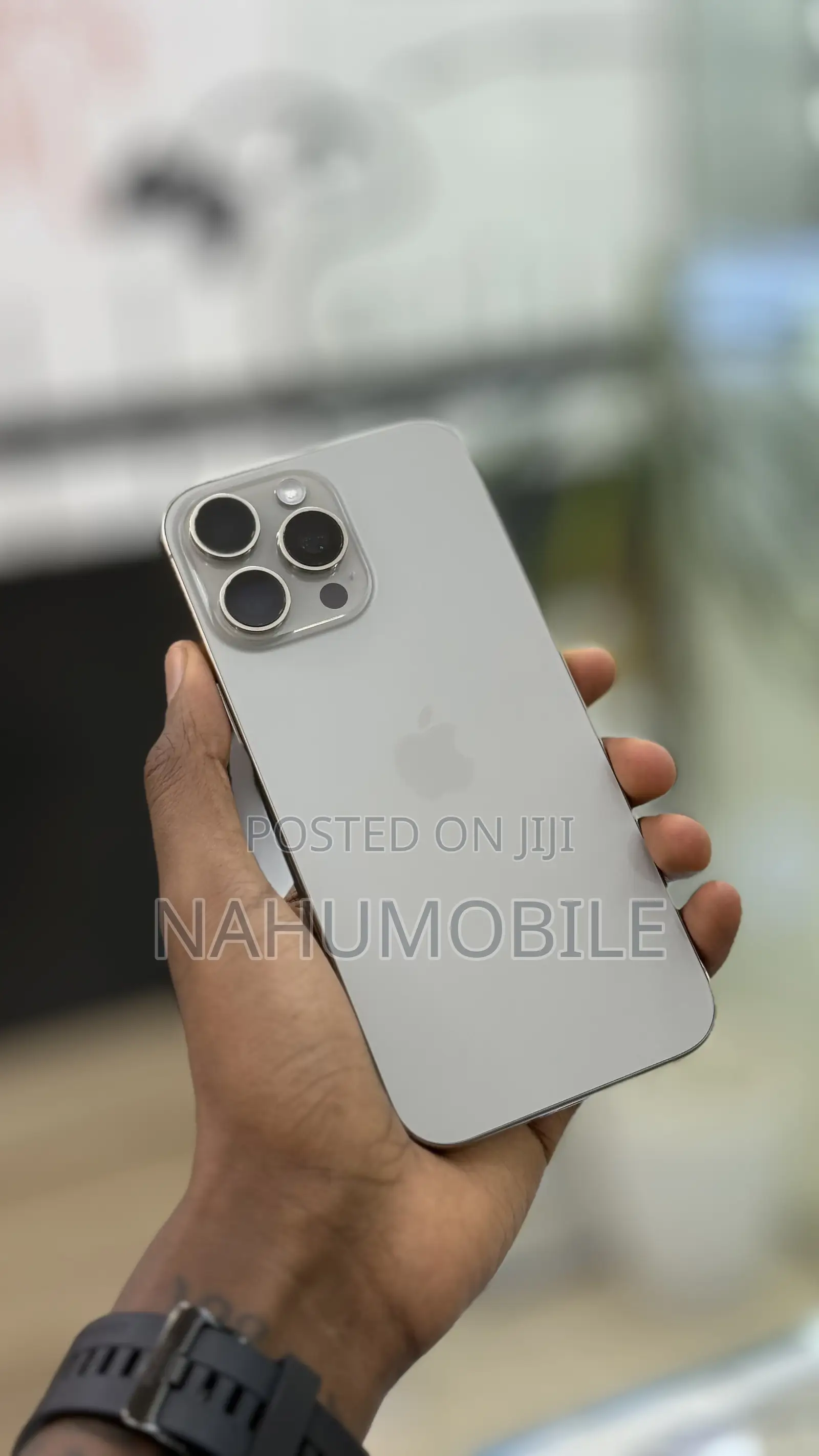 New Apple iPhone 16 Pro Max 256 GB Silver