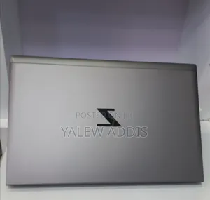 New Laptop HP ZBook Firefly G8 16GB Intel Core i7 SSD 512GB