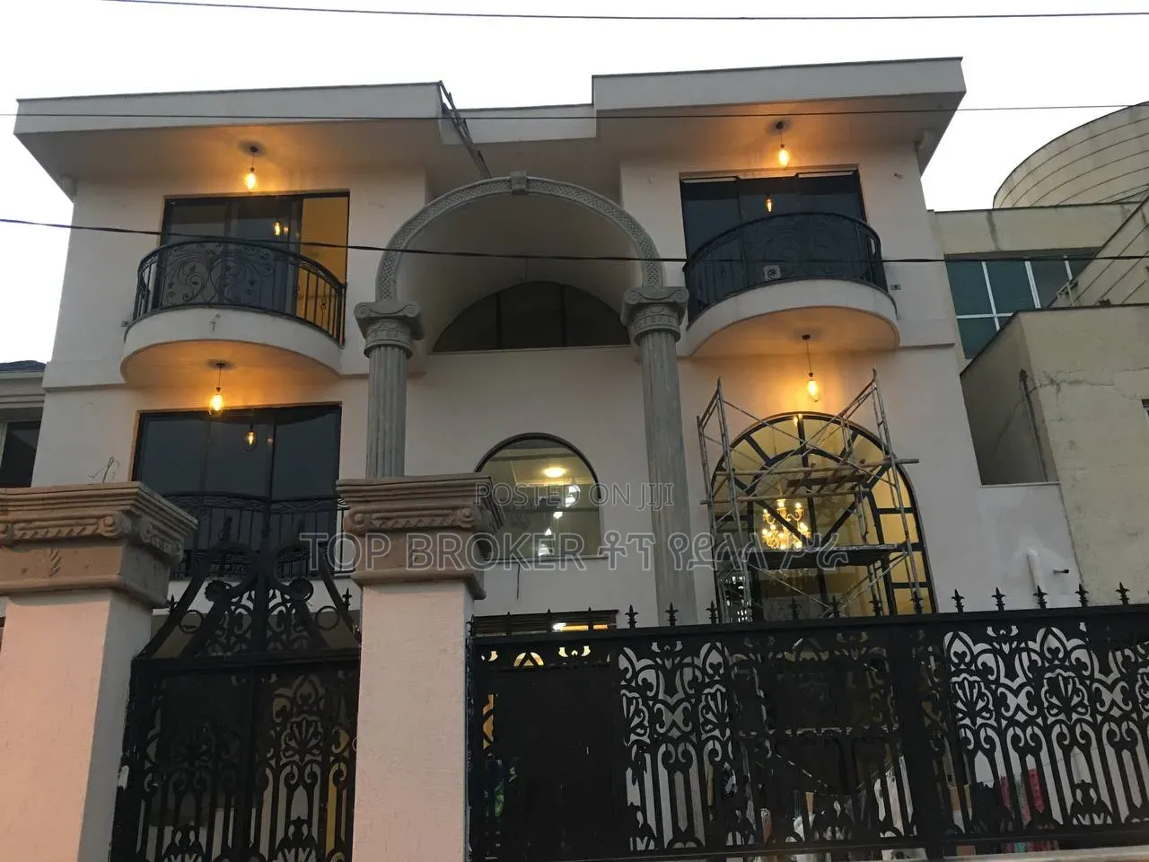 Furnished 6bdrm Villa in New Luxury, Bole for sale