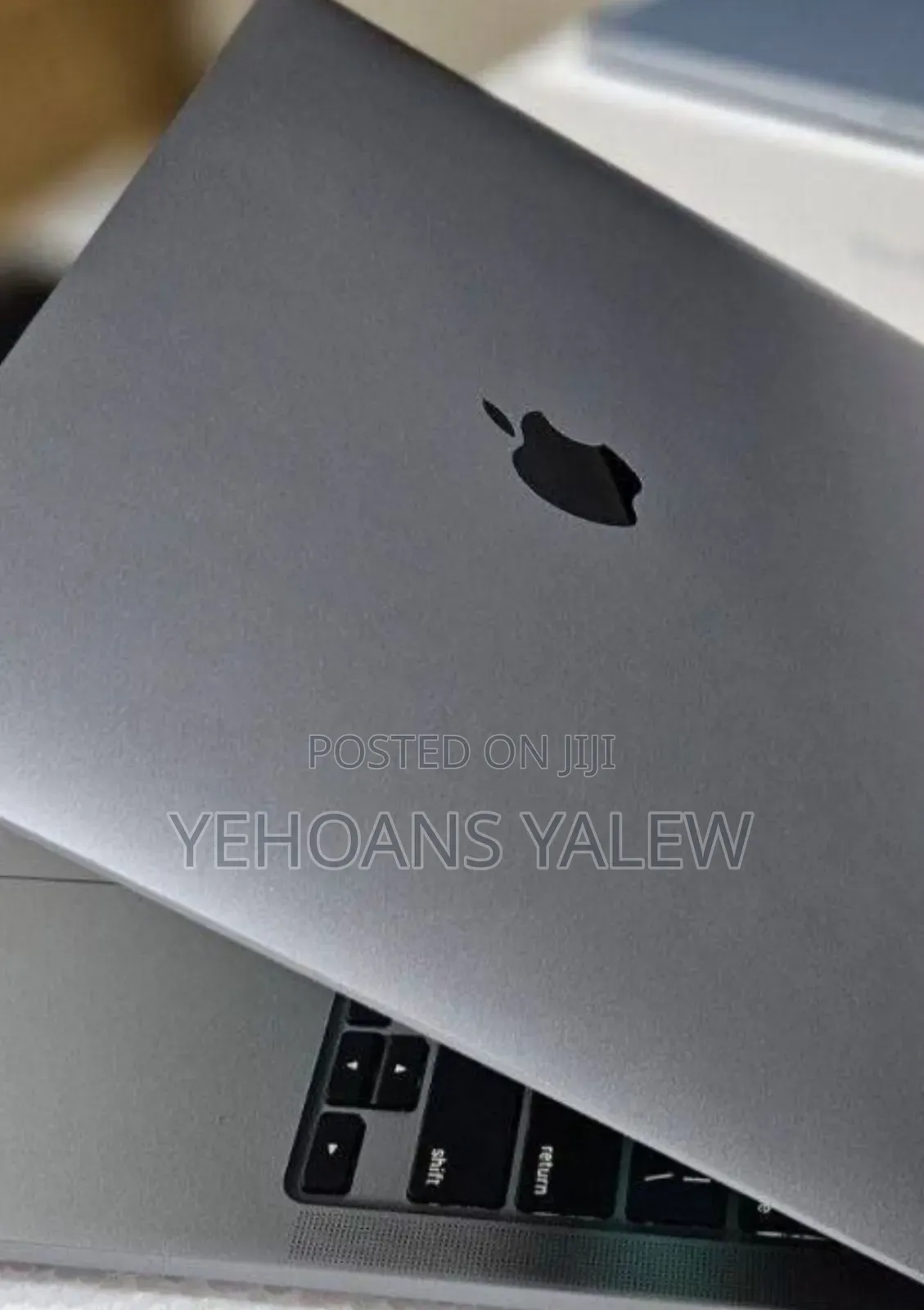 New Laptop Apple MacBook Pro 2022 M2 8GB Intel Core M2 SSD 256GB