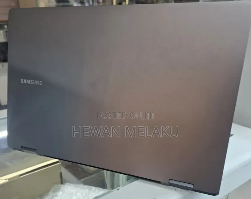 New Laptop Samsung 16GB Intel Core Ultra 7 SSD 512GB
