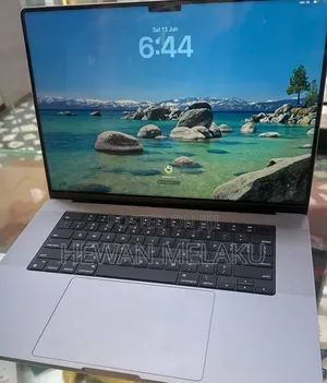 New Laptop Apple MacBook Pro 2021 M1 16GB Apple M1 Pro SSD 512GB