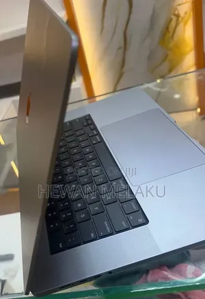 New Laptop Apple MacBook Pro 2021 M1 16GB Apple M1 Pro SSD 512GB
