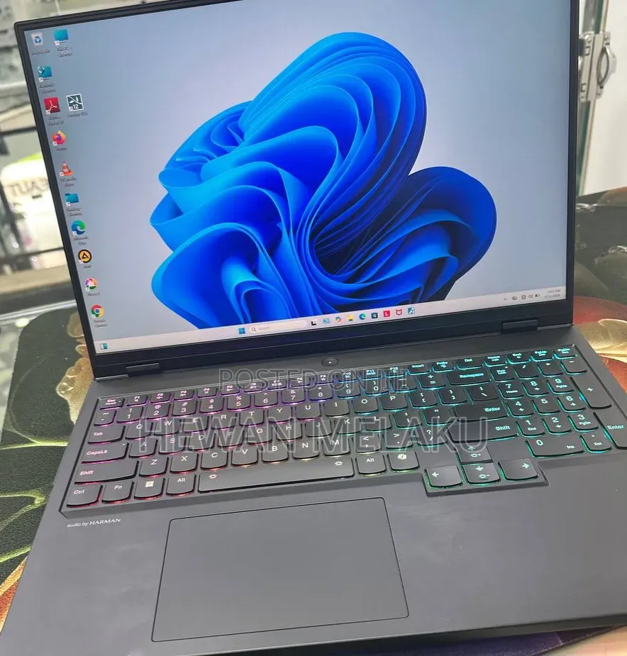 New Laptop Lenovo Legion Pro 7 32GB Intel Core i9 SSD 1T