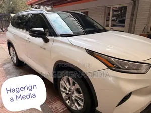 Toyota Highlander Hybrid 2024 White