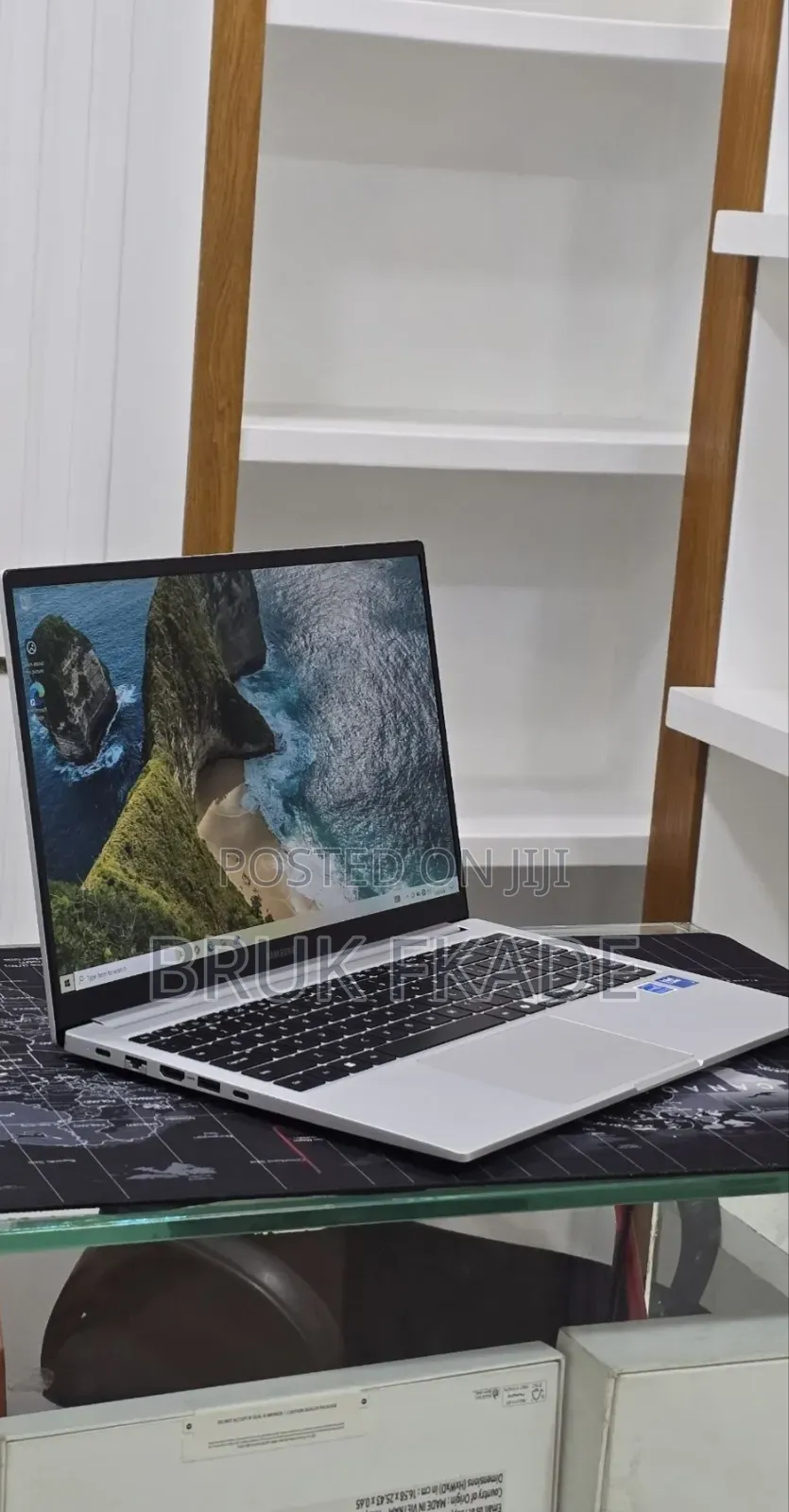 New Laptop Samsung Galaxy Book4 16GB Intel Core i7 SSD 512GB