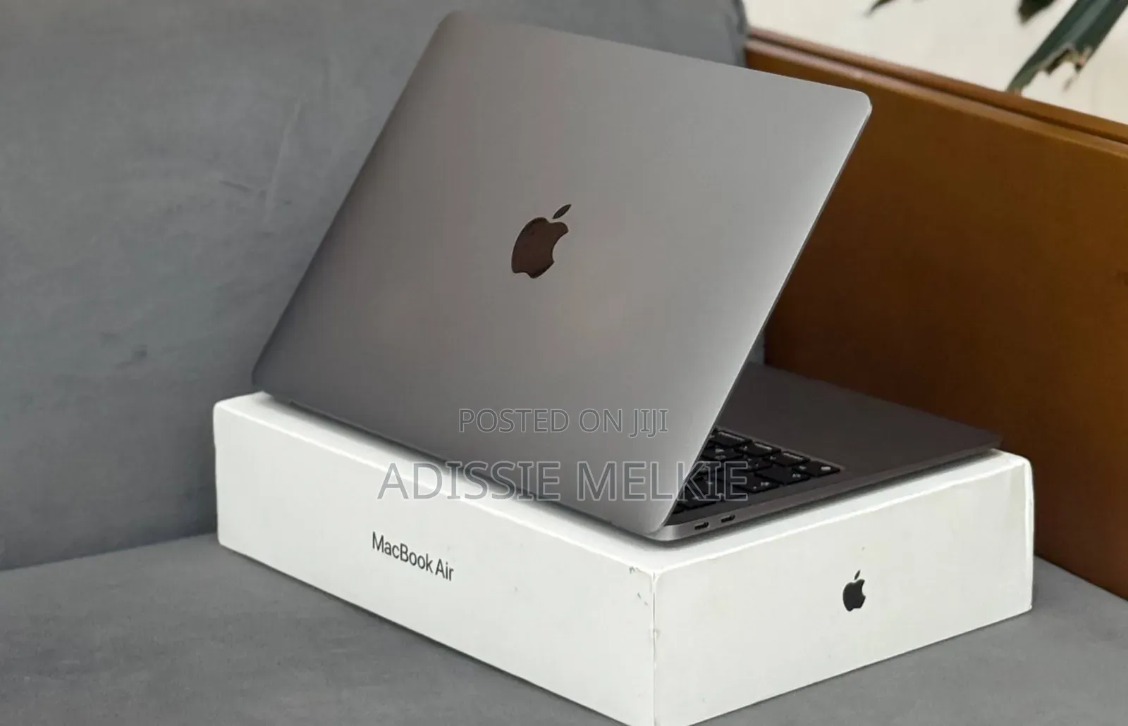 New Laptop Apple MacBook Air 2020 M1 8GB Apple M1 SSD 256GB