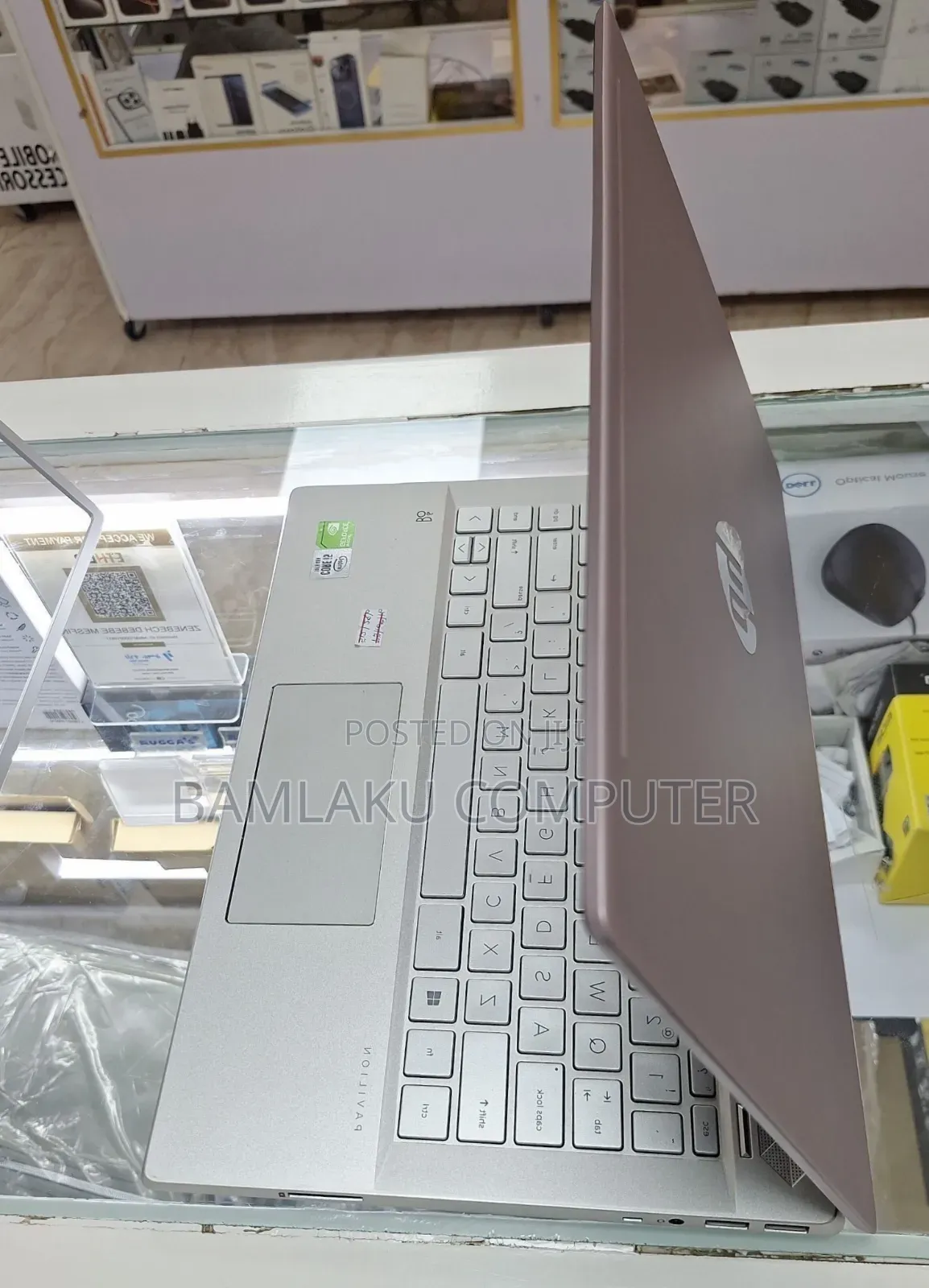 New Laptop HP Pavilion 15 8GB Intel Core i5 SSD 512GB