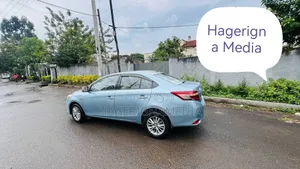 Toyota Yaris 2014 Blue