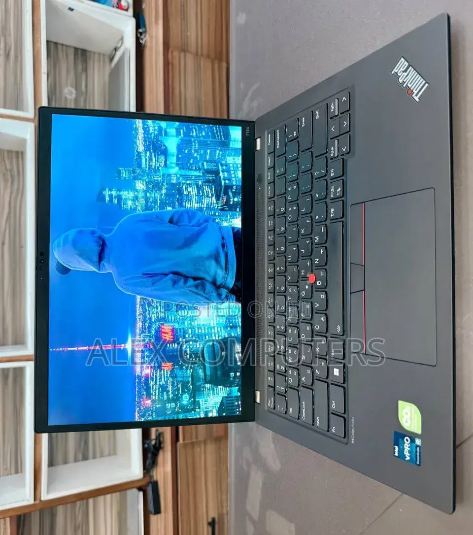 New Laptop Lenovo ThinkPad T14s G4 32GB Intel Core i7 SSD 512GB
