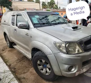 Toyota Hilux 2017 Silver