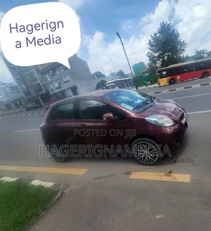 Toyota Yaris 2010 Brown