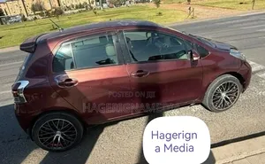 Toyota Yaris 2010 Brown
