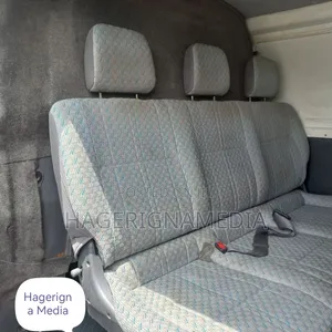 Toyota HiAce 2005 White