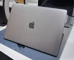 New Laptop Apple MacBook 8GB Intel Core i5 SSD 128GB