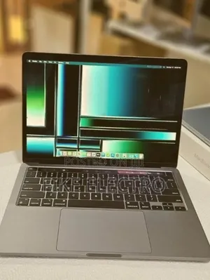 New Laptop Apple MacBook Pro 2022 M2 8GB Apple M2 SSD 256GB