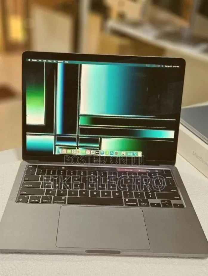 New Laptop Apple MacBook Pro 2022 M2 8GB Apple M2 SSD 256GB