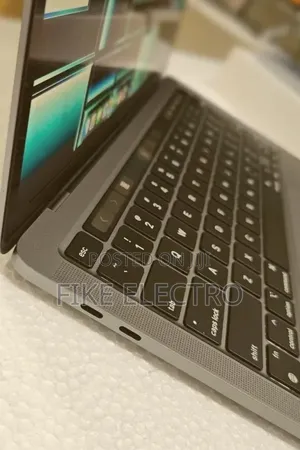 New Laptop Apple MacBook Pro 2022 M2 8GB Apple M2 SSD 256GB