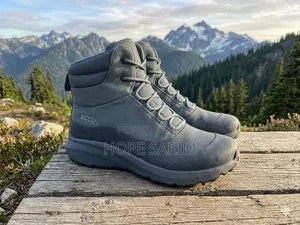 EDCD Weatherproof Mid Boots: