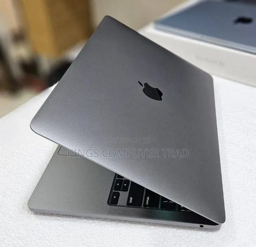 New Laptop Apple MacBook Pro 2023 M2 8GB Apple M2 SSD 256GB