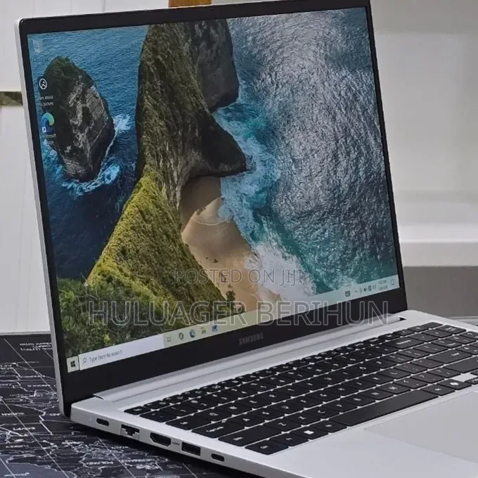 Laptop Samsung Galaxy Book4 16GB Intel Core i7 SSD 512GB