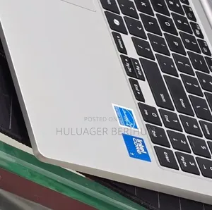 Laptop Samsung Galaxy Book4 16GB Intel Core i7 SSD 512GB