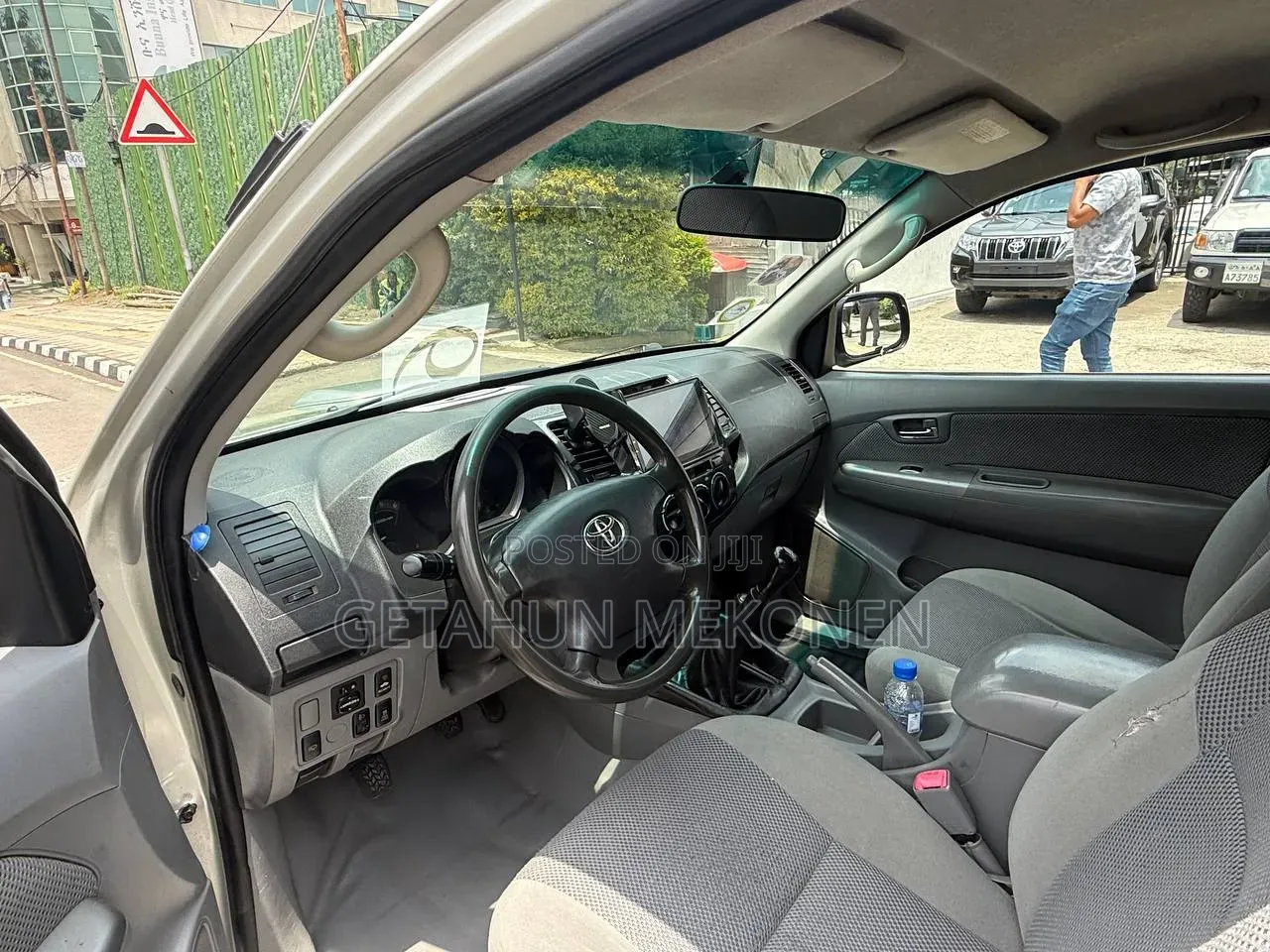 Toyota Hilux 2011 Gold