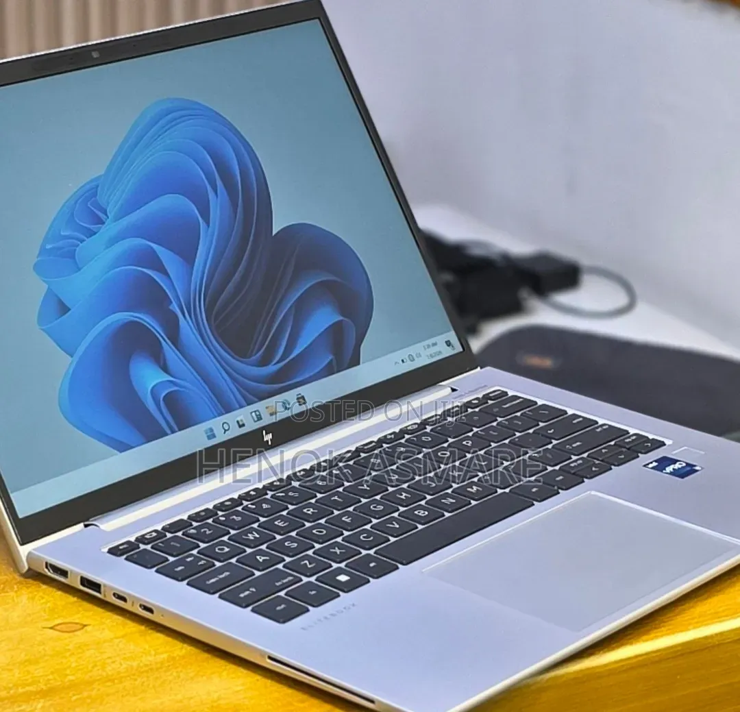 New Laptop HP EliteBook 840 10 16GB Intel Core i7 SSD 512GB