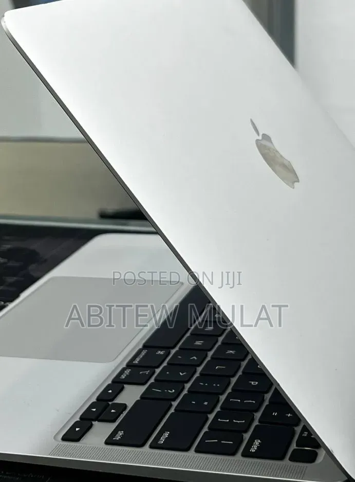 New Laptop Apple MacBook Air 2020 M1 16GB Apple M1 SSD 512GB