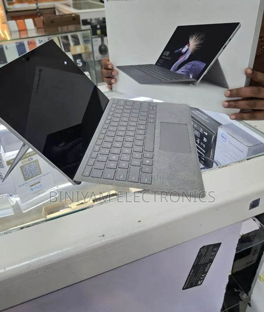 New Laptop Microsoft Surface Pro 8GB Intel Core i5 SSD 128GB