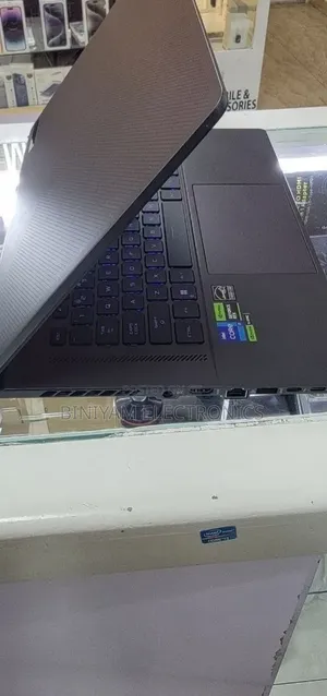 New Laptop Asus ROG Zephyrus G16 16GB Intel Core i7 SSD 512GB