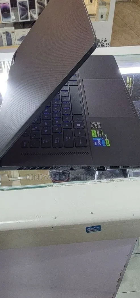 New Laptop Asus ROG Zephyrus G16 16GB Intel Core i7 SSD 512GB
