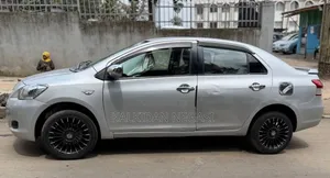 Toyota Yaris 2007 Gray