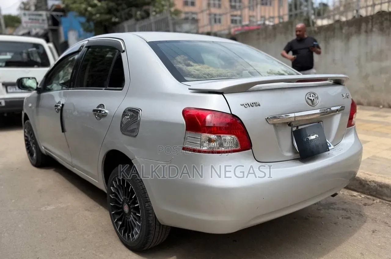 Toyota Yaris 2007 Gray