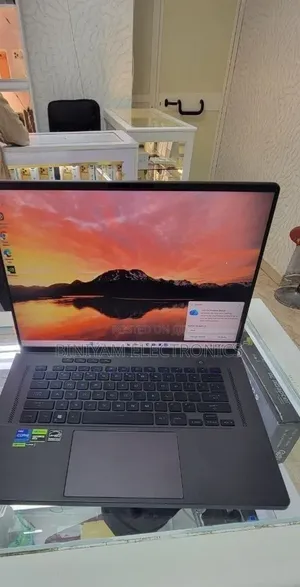 New Laptop Asus ROG Zephyrus G16 16GB Intel Core i7 SSD 512GB