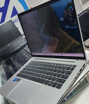 New Laptop HP EliteBook 840 G9 16GB Intel Core i7 SSD 512GB
