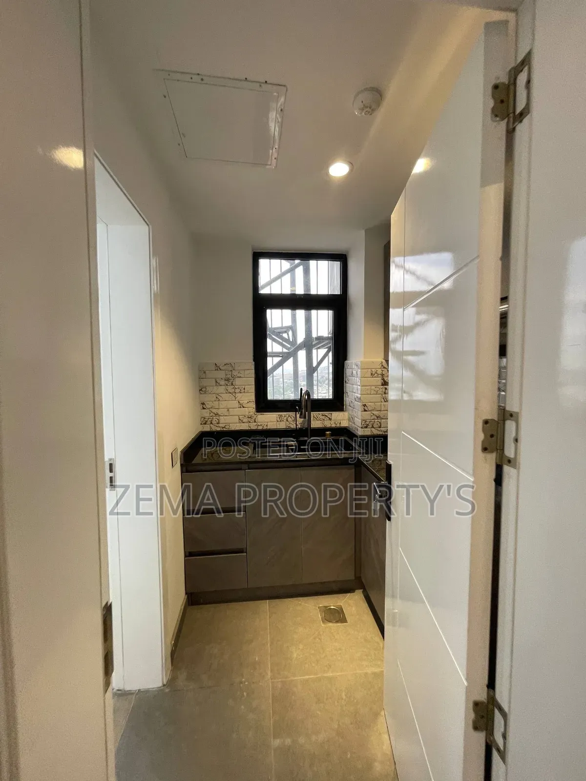 Furnished 4bdrm Apartment in Bole for rent