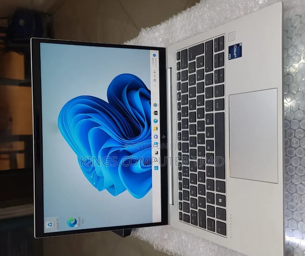 New Laptop HP EliteBook 830 G9 16GB Intel Core i5 SSD 512GB