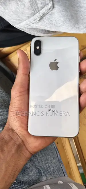 Apple iPhone XR 64 GB White