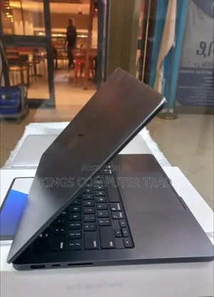 New Laptop Apple MacBook Pro 2025 M5 16GB Apple M5 SSD 512GB