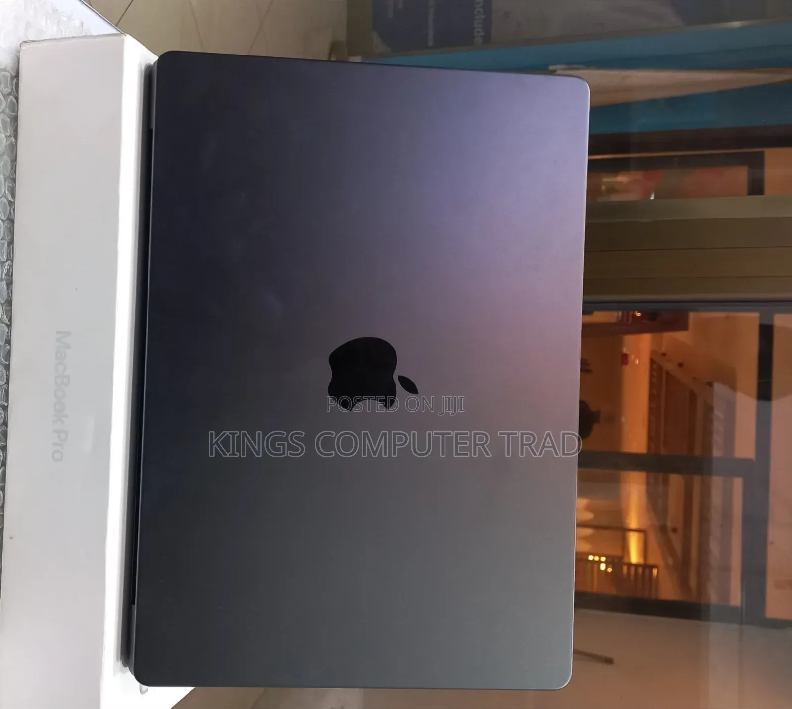 New Laptop Apple MacBook Pro 2025 M5 16GB Apple M5 SSD 512GB