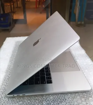 New Laptop Apple MacBook 2018 16GB Intel Core i7 SSD 256GB