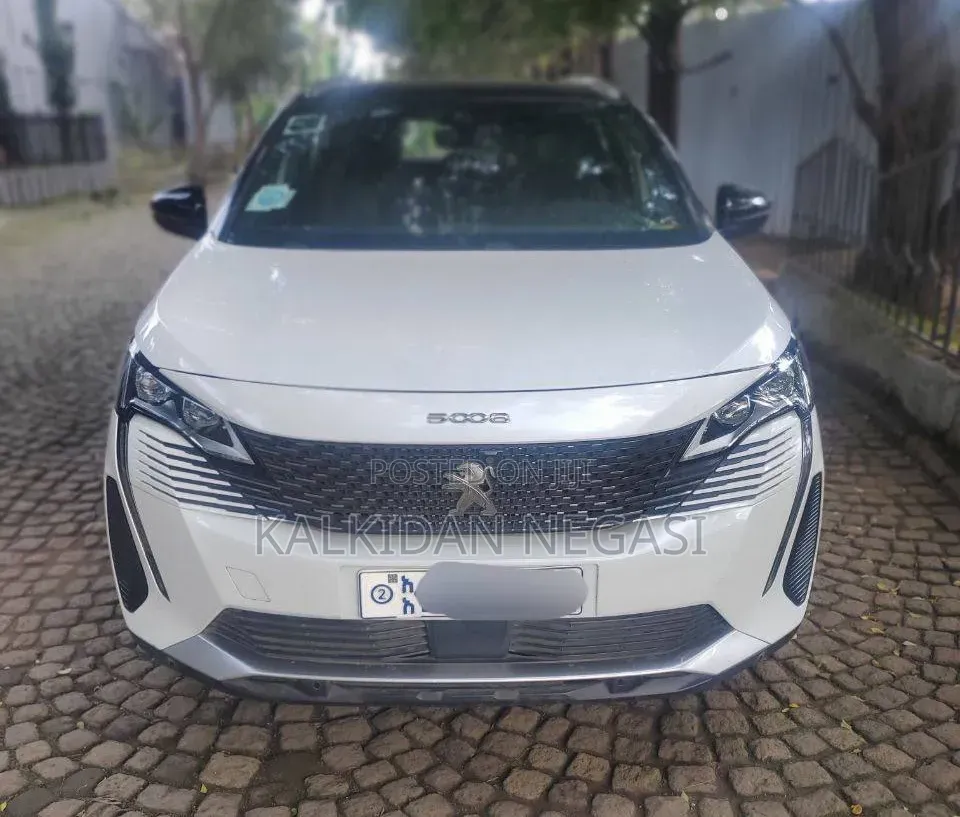 Peugeot 5008 2022 White