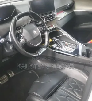 Peugeot 5008 2022 White