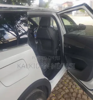 Peugeot 5008 2022 White