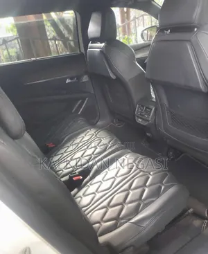 Peugeot 5008 2022 White