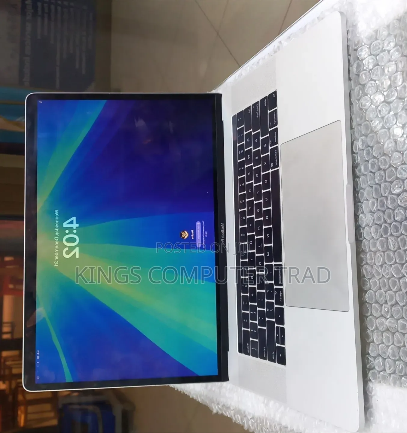 New Laptop Apple MacBook 2018 16GB Intel Core i7 SSD 256GB