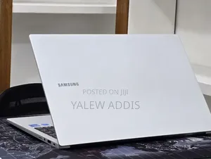 New Laptop Samsung Galaxy Book4 16GB Intel Core 7 SSD 512GB