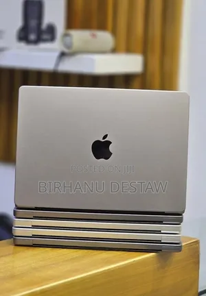 New Laptop Apple MacBook Pro 32GB Apple M1 Pro SSD 512GB