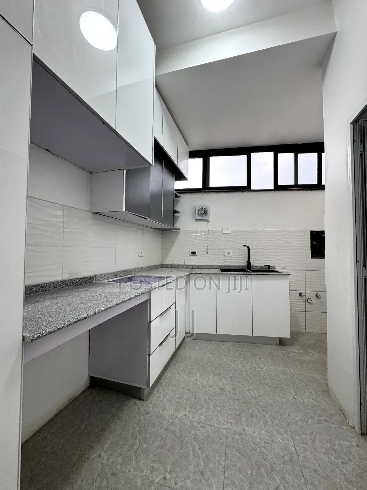 3bdrm Apartment in Nifas Silk-Lafto for rent